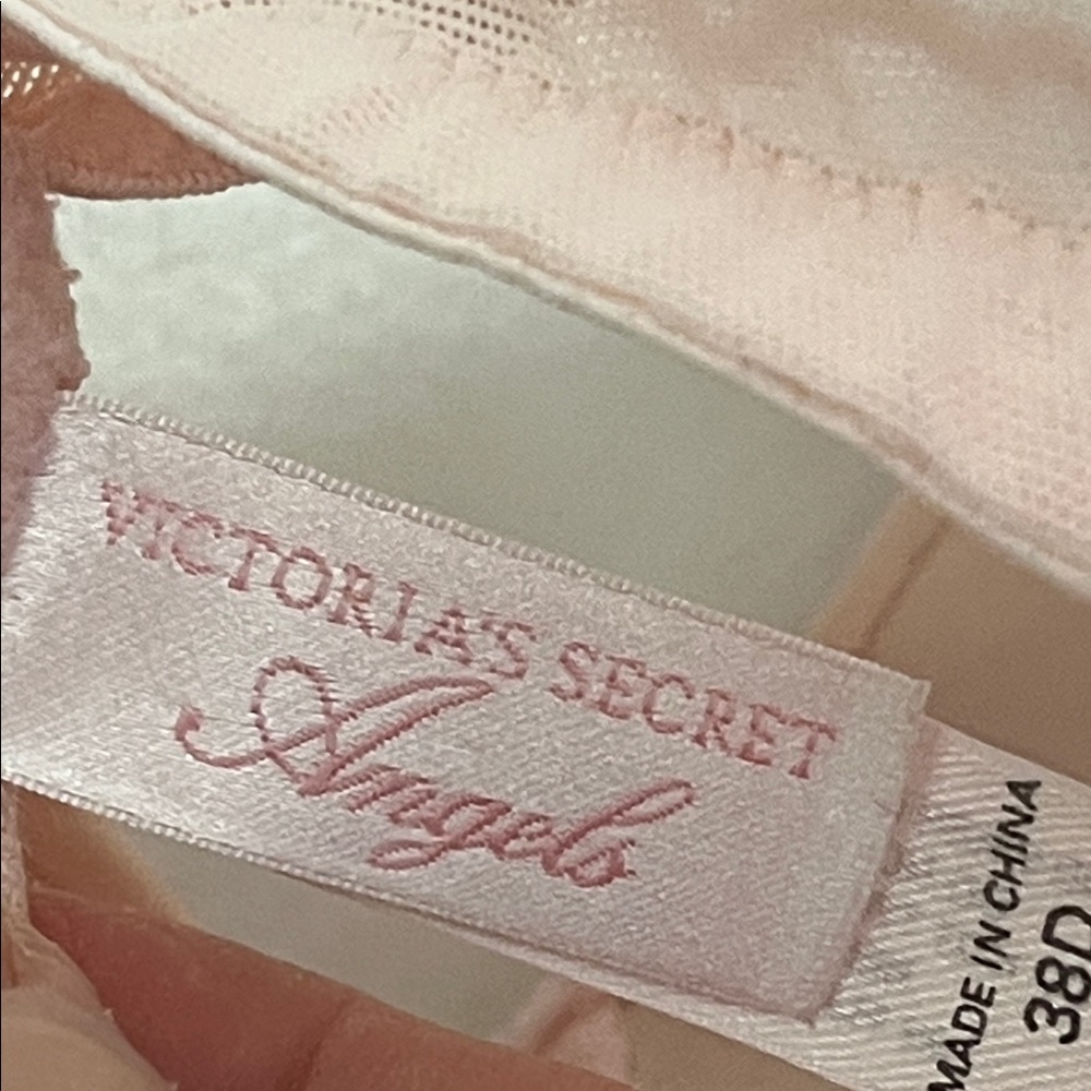 Victoria's Secret Light Pink Bra - Picture 11 of 11